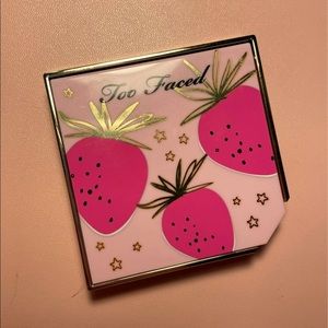 Too Faced Fruit Cocktail Blush Duo in Strobeberry